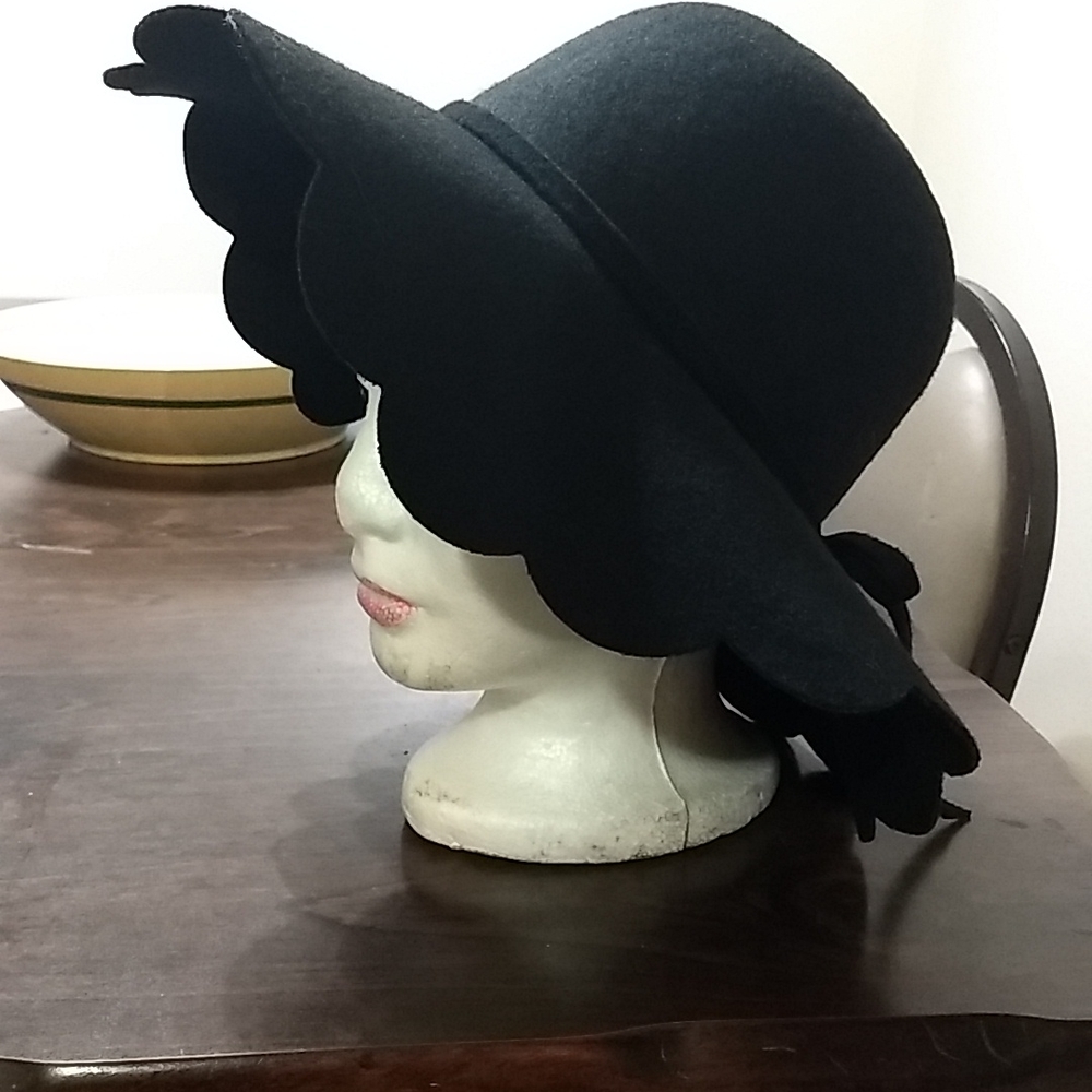 Ladies floppy hat - Picture 2 of 5